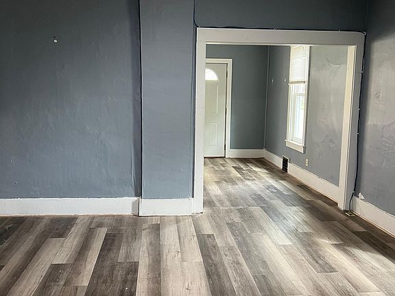3rd image of 2401 N Chester St
