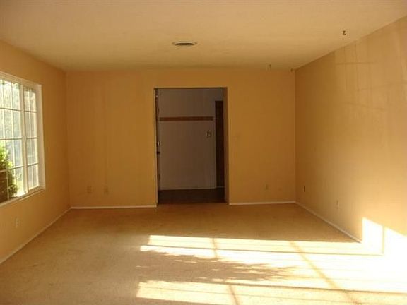 3rd image of 1357 Laurel Ave