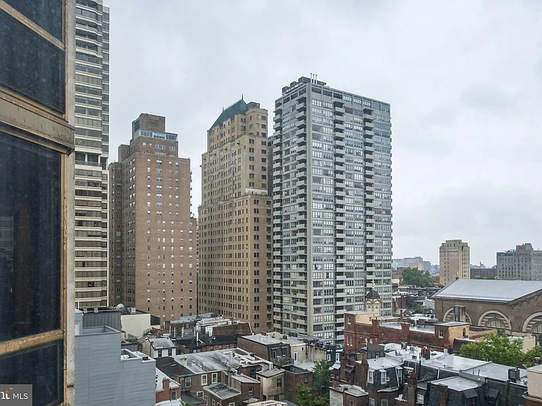 2020 Walnut St #12F — Photo 9