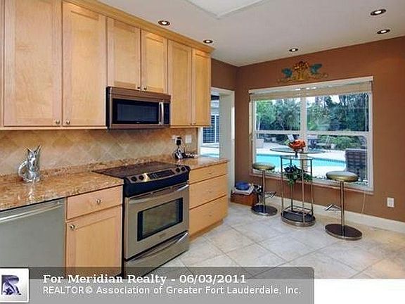 3rd image of 1310 E Lake Dr