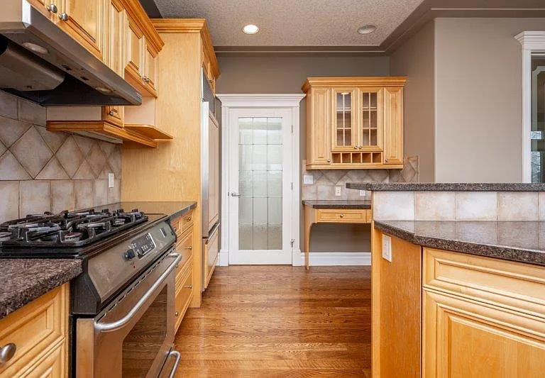 61 Simcrest Grv SW — Photo 18