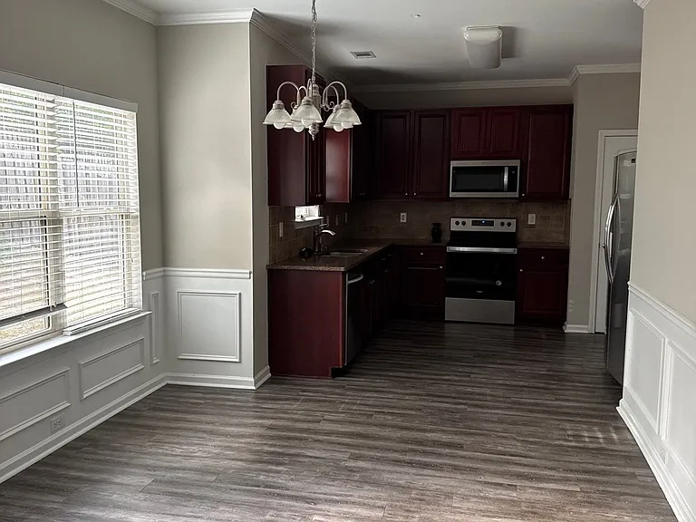 2213 Grandwood Ln — Photo 9