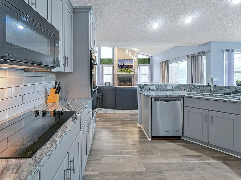 17 Wayland Pl — Photo 36