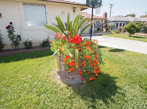 3rd image of 13710 Las Vecinas Dr