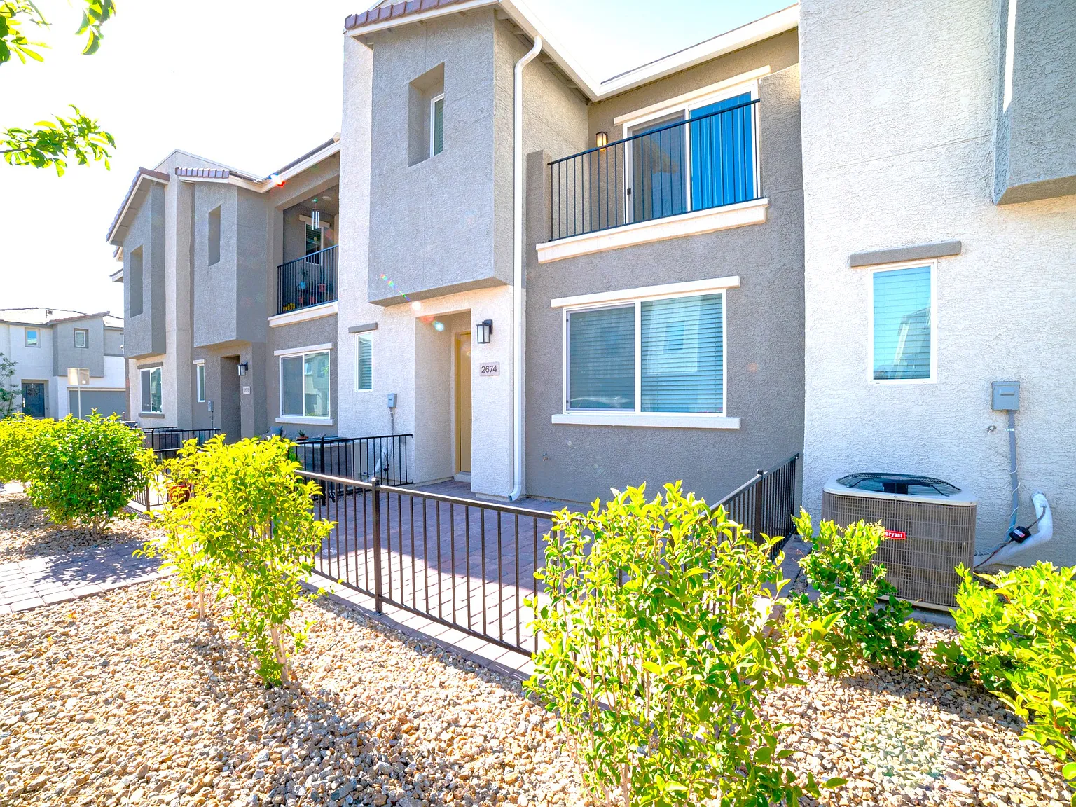 3 bed, 2.5 bath, 1352 sqft, $2,000 — Photo 1