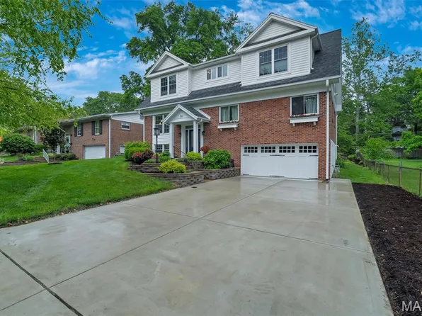 537 Villa Gardens Dr, Saint Louis, MO 63122