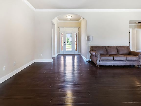 2nd image of 6028 Castle Rock Dr