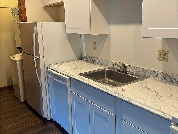 2nd image of 1375 Sparta Plaza UNIT 2
