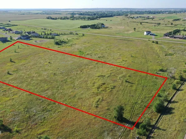 6308 SE 66th St, Bismarck, ND 58504