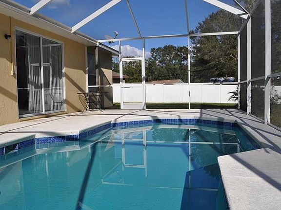 2nd image of 1735 Oakwood Estates Dr