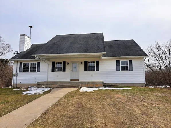 2825 W Carson City Rd, Sheridan, MI 48884