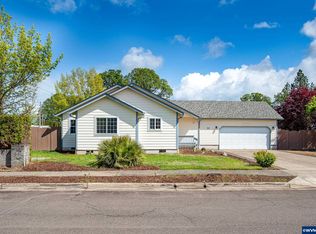 52 Oak Terrace Dr, Lebanon, OR 97355