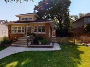 805 Singer Ave, Lemont, IL 60439