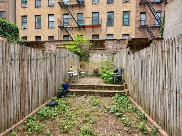 539 East 6th Street image 1 of 13