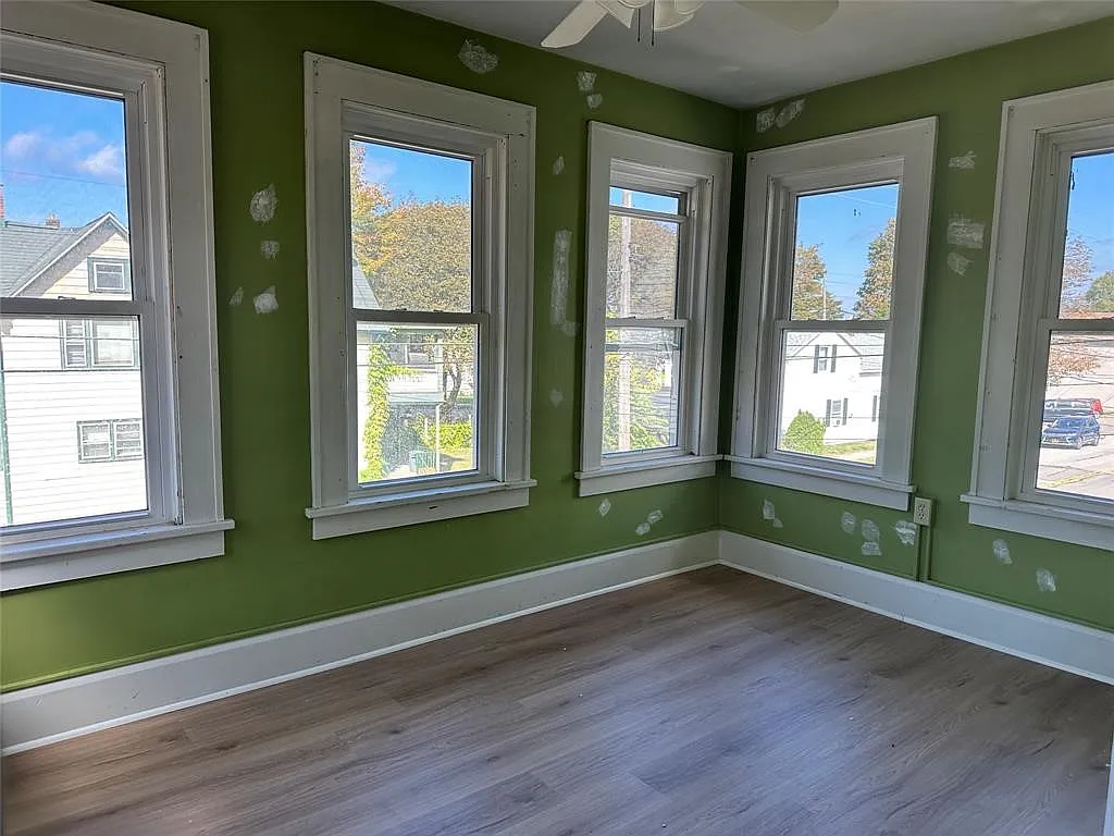 2 bed, 1.0 bath, 1300 sqft, $1,400 — Photo 2