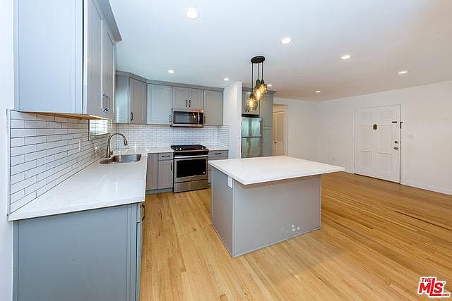 1st image of 624 Lincoln Blvd APT C