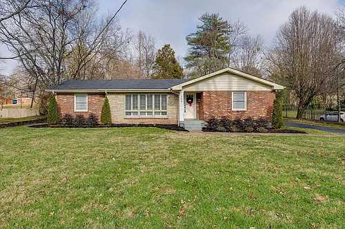 384 Barrywood Dr Photo 1