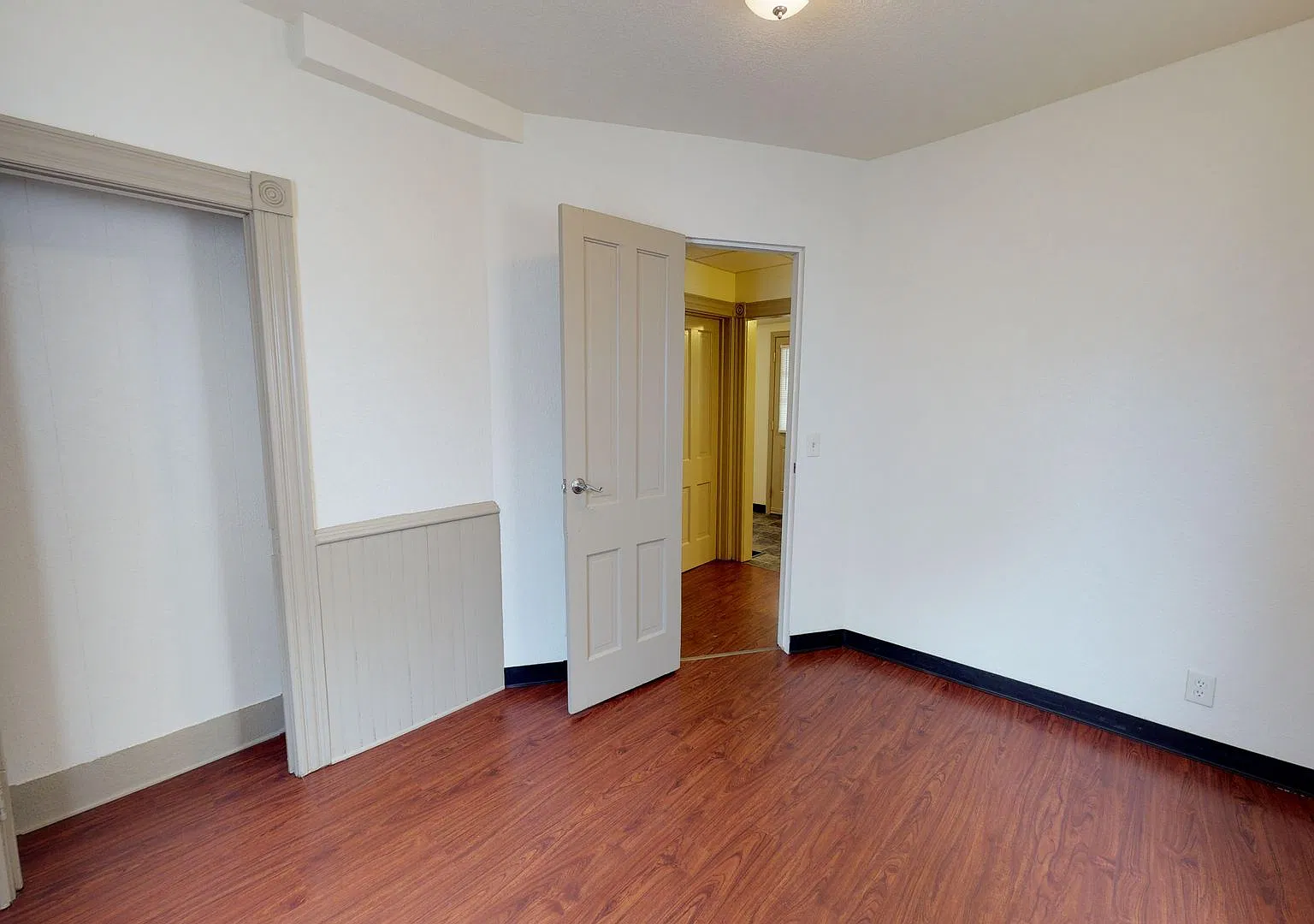 464 Poplar — Photo 4