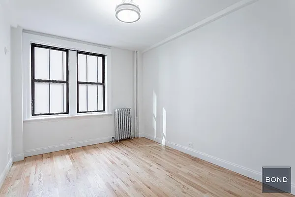 Rented by Bond New York | media 23