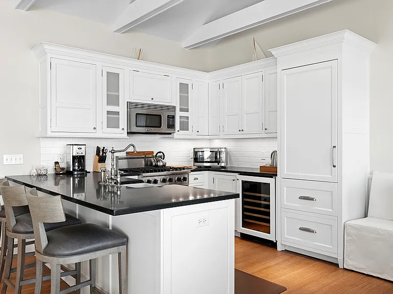 272 Old Montauk Hwy #3 — Photo 8