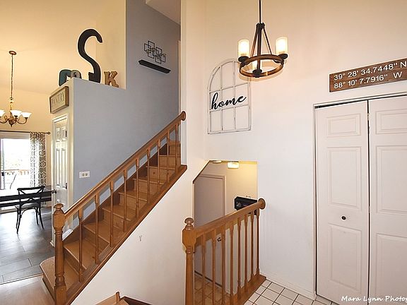 3rd image of 3535 Fairfax Ct W
