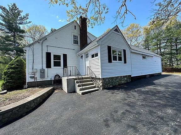 4th image of 596 Broad St