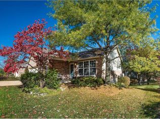 7401 Kenrick Pointe Dr, Saint Louis, MO 63119