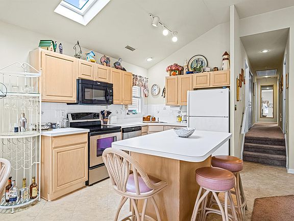 4th image of 1439 Asbury Ave #1439
