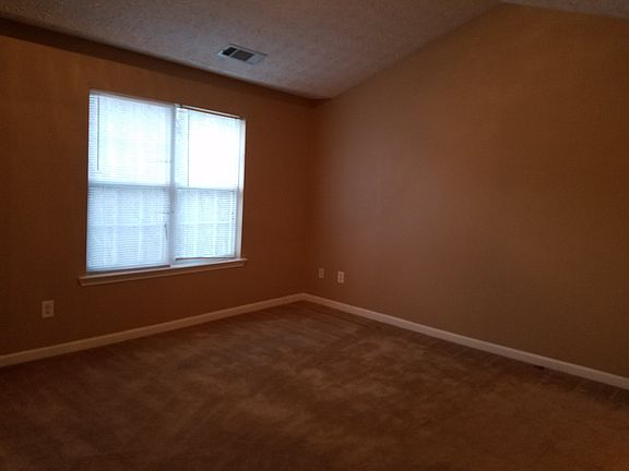 Master Bedroom - High Ceilin