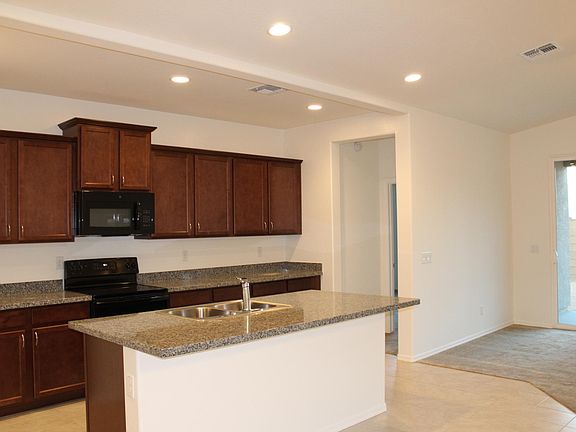 5th image of 6133 Goldfinch Dr