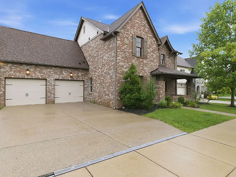 790 Fontwell Ln — Photo 4
