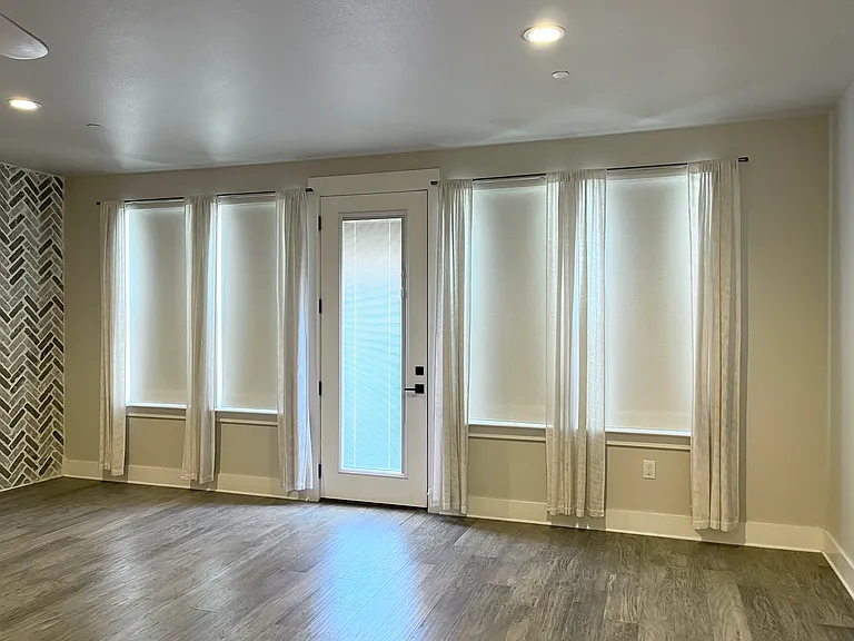 251 S Mill St #320 — Photo 11