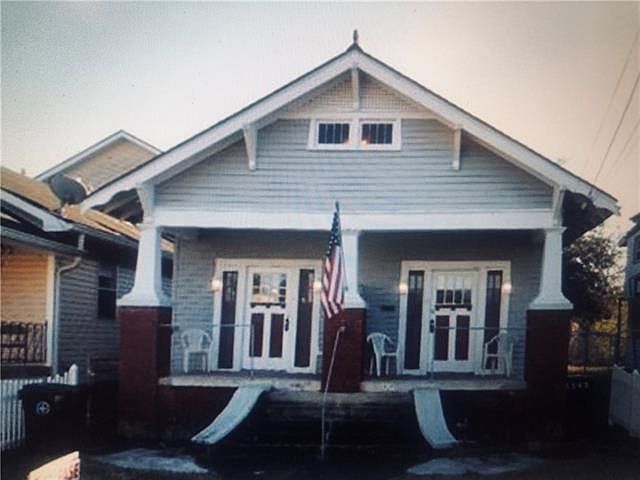 1st image of 2628 Acacia St