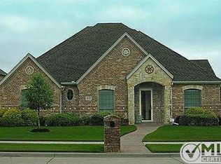 8600 Glenmont Dr, North Richland Hills, TX 76182