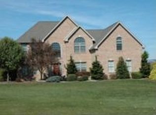 2320 Park Place Dr, Slatington, PA 18080