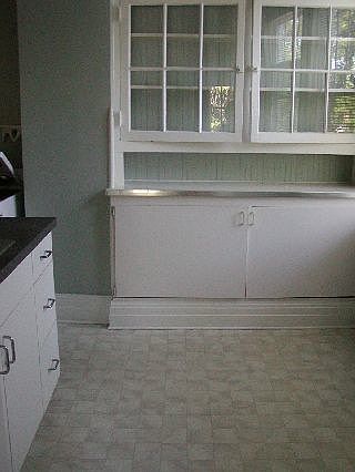3rd image of 3305 Memorial Ave #A