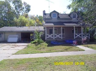 128 Oak St, Harrison, MI 48625