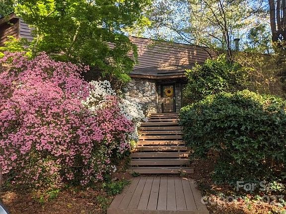 4th image of 215 Mimosa Hills Dr