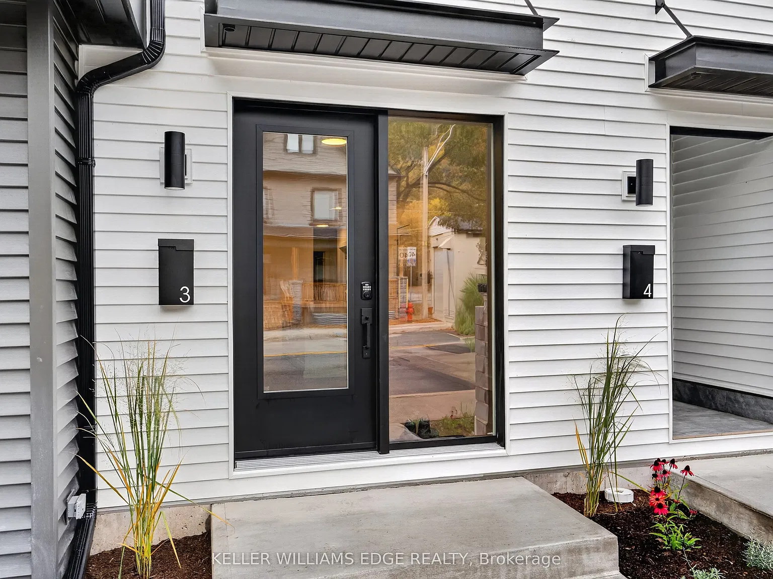 332 King St W — Photo 4