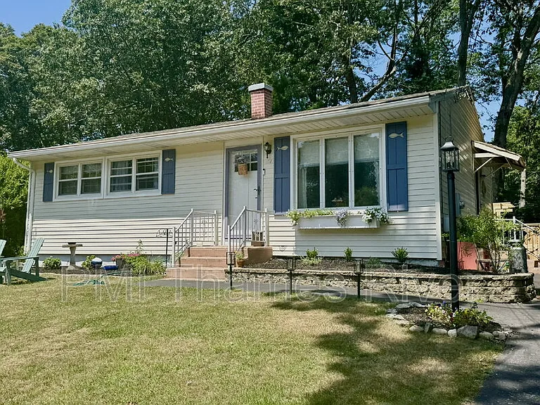 169 Indigo St — Photo 1