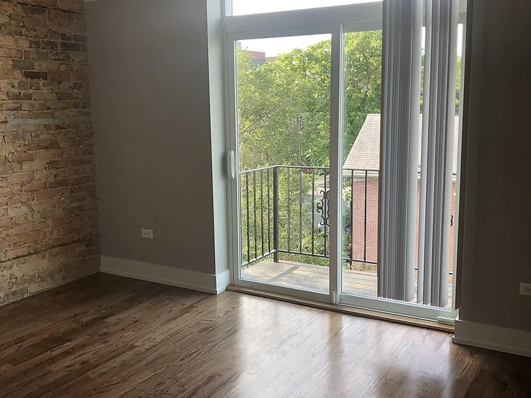 1836 W Augusta Blvd — Photo 17