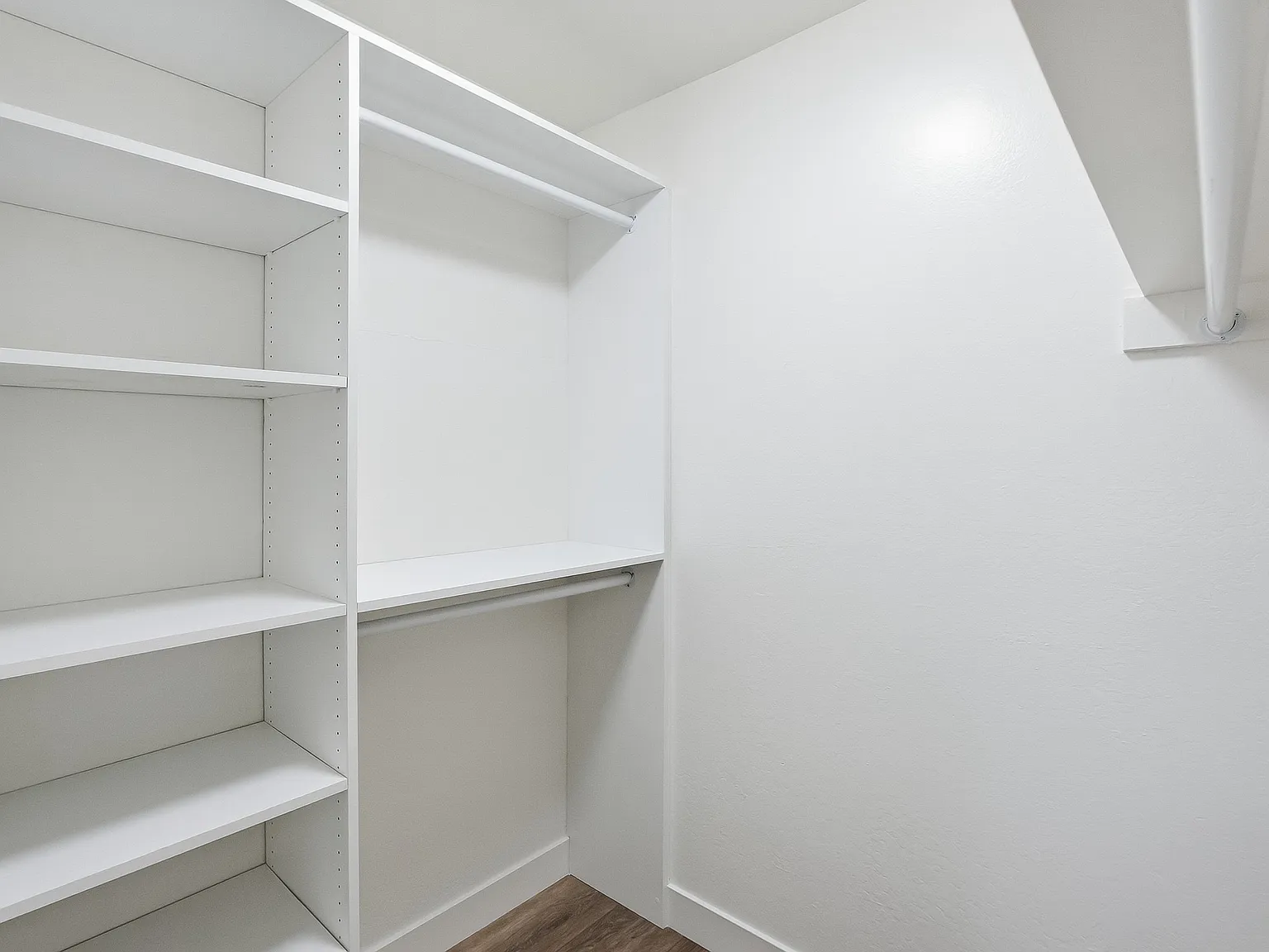1 bed, 700 sqft, $5,795 — Photo 2
