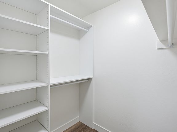 2nd image of 1949 Chestnut St #101A
