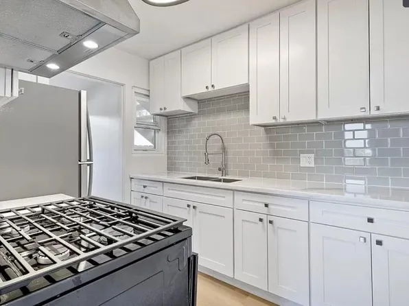 2330 Palermo Dr, San Diego, CA 92106