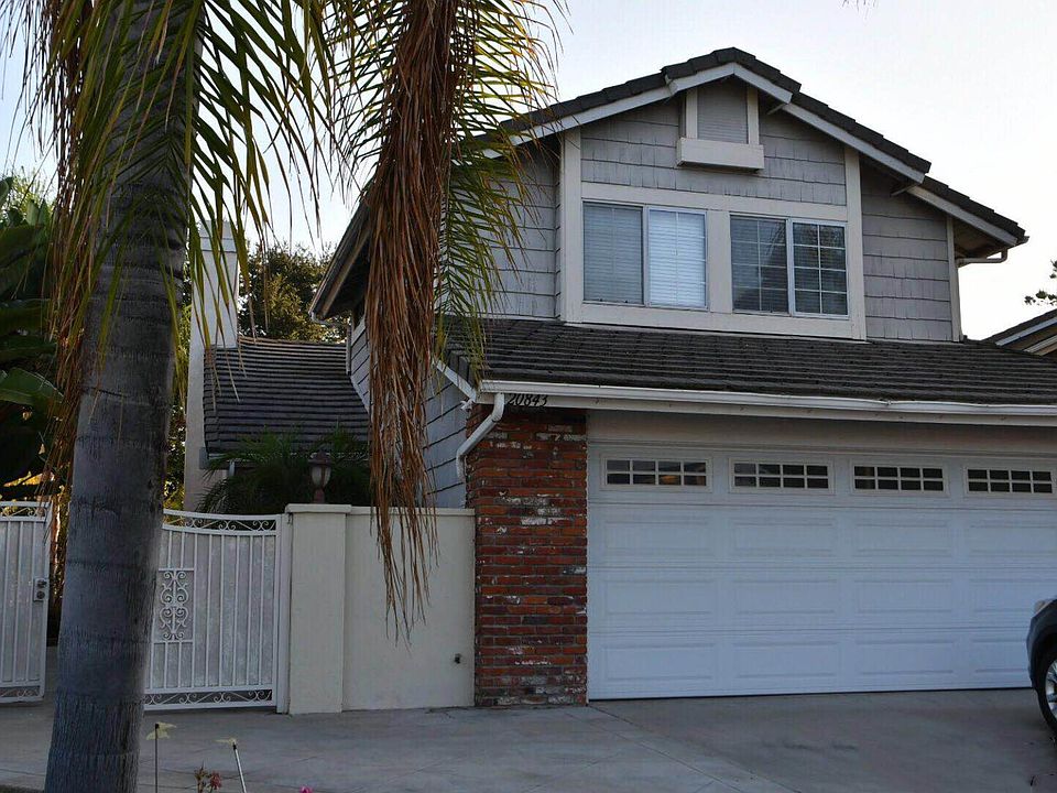 1st image of 20843 E Cliffside Ln