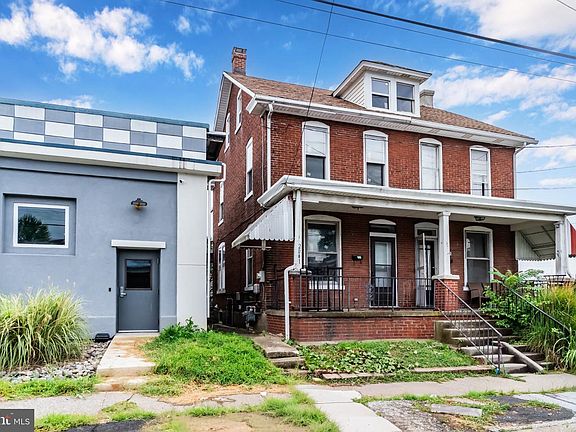 2nd image of 2041 Greenwood St