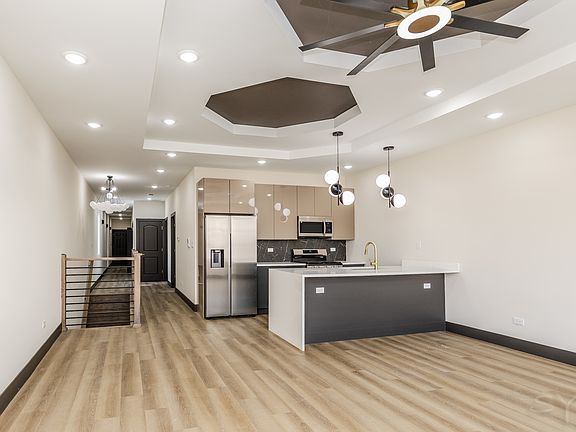 4th image of 5637 S Prairie Ave