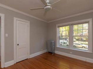 925 Dempster St APT 1W, Evanston, IL 60201