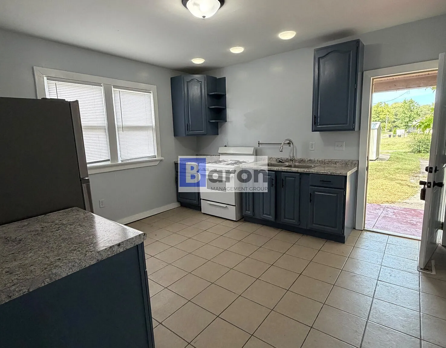 2513 Lawton — Photo 1