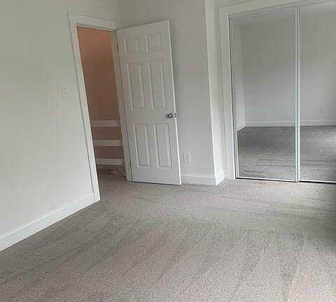 3rd image of 22 Greenridge Cir